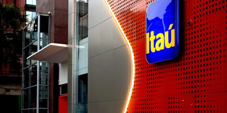 Descubra as mudanças para clientes do Samsung Itaucard e saiba o que esperar do novo cartão Itaú Platinum.