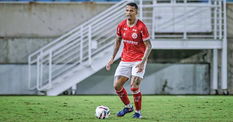 Defensor de 1,93 de altura deve chegar em Belém até segunda (3)