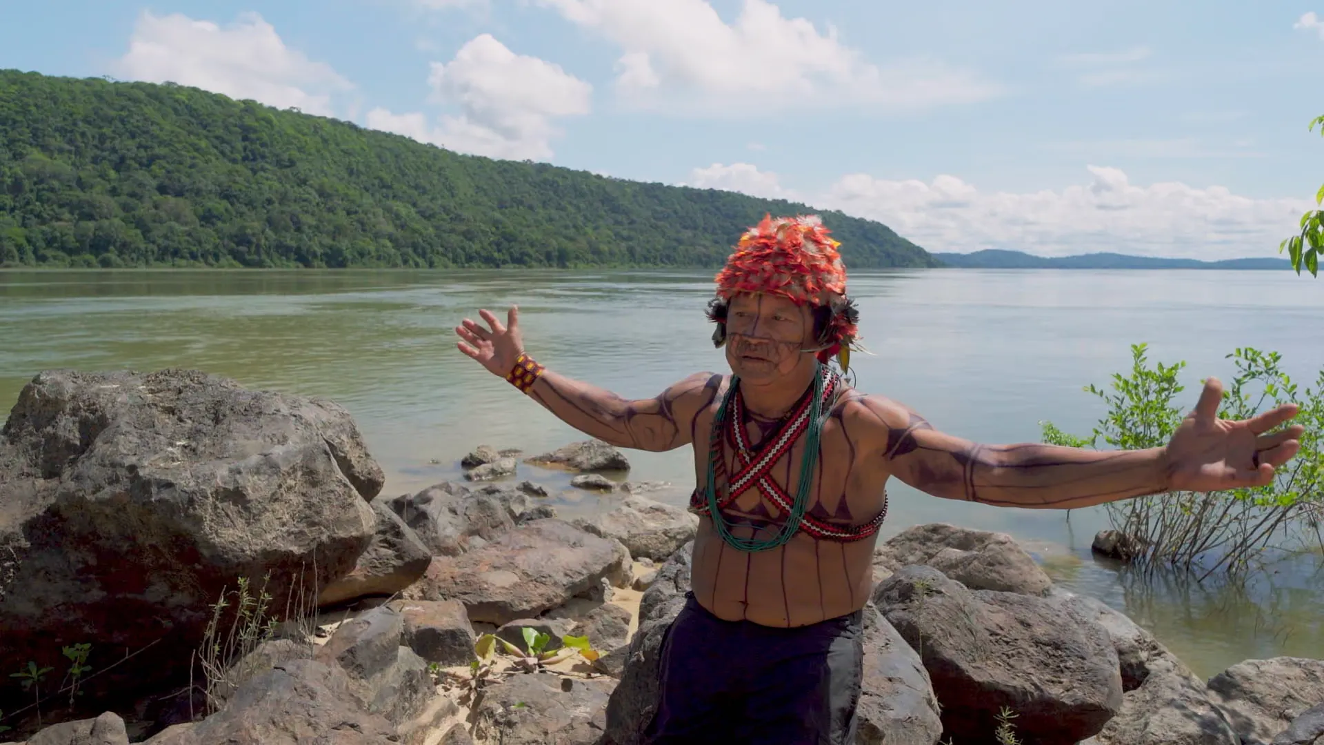 Trecho do filme “Mundurukuyü - A floresta das mulheres peixe”, de Aldira Akay, Beka Munduruku e  Rilcélia Akay