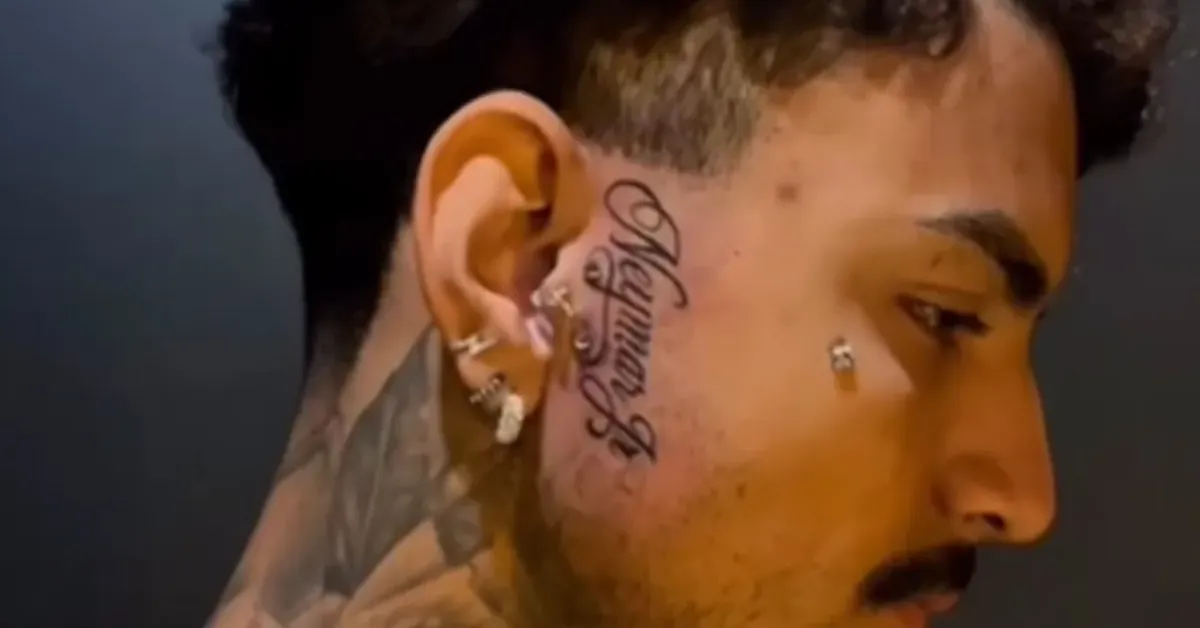 A tatuagem em homenagem a Neymar feita por Allan Kennedy movimentou as redes sociais e provocou uma enxurrada de comentários irônicos, críticas e brincadeiras entre os internautas.