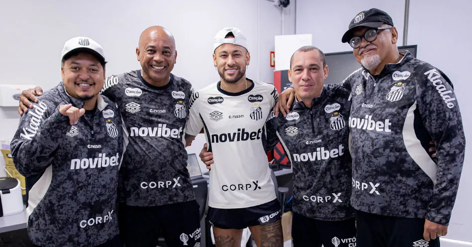Neymar tem um edema na panturrilha e recebe cuidados especiais