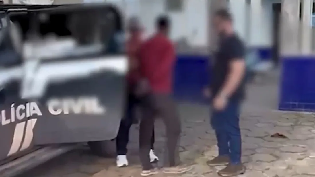 O suspeito foi preso, mas isso não impediu ele de voltar a ameaçar a companheira