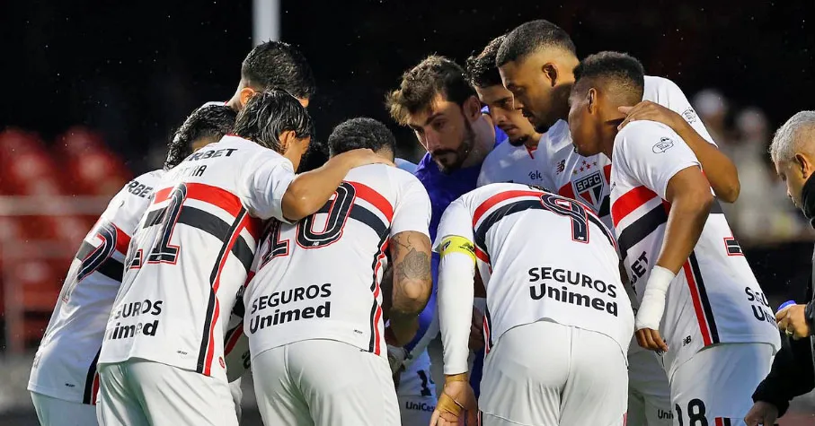 Tricolor vive crise dentro e fora de campo
