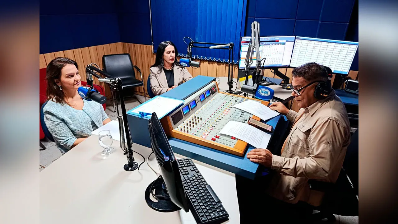Promotoras Maiana Queiroz e Lilia Freire alertam que mais de 14 mil moradores de Marabá têm direito à Tarifa Social, mas ainda não estão cadastrados.