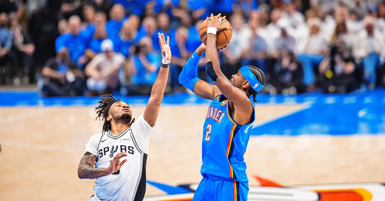 Shai (azul) apareceu e monstrou porque é o MVP