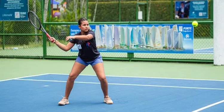 A jjovem tenista paraense Sophia Silva foi convocada pela Federação Paraense de Tênis para representar o Pará na Copa das Federações de Tênis