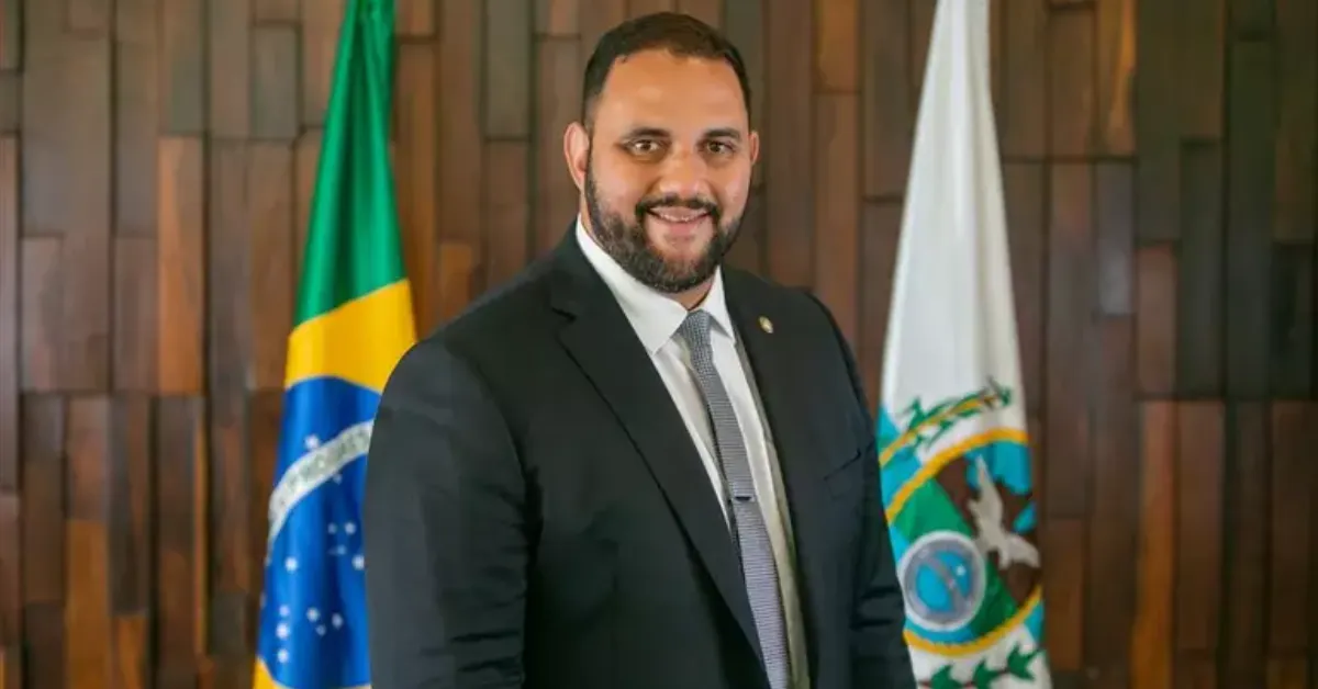 Deputado Thiago Rangel é preso em operação da PF que investiga fraudes em contratos da educação e esquema de lavagem de dinheiro no RJ.