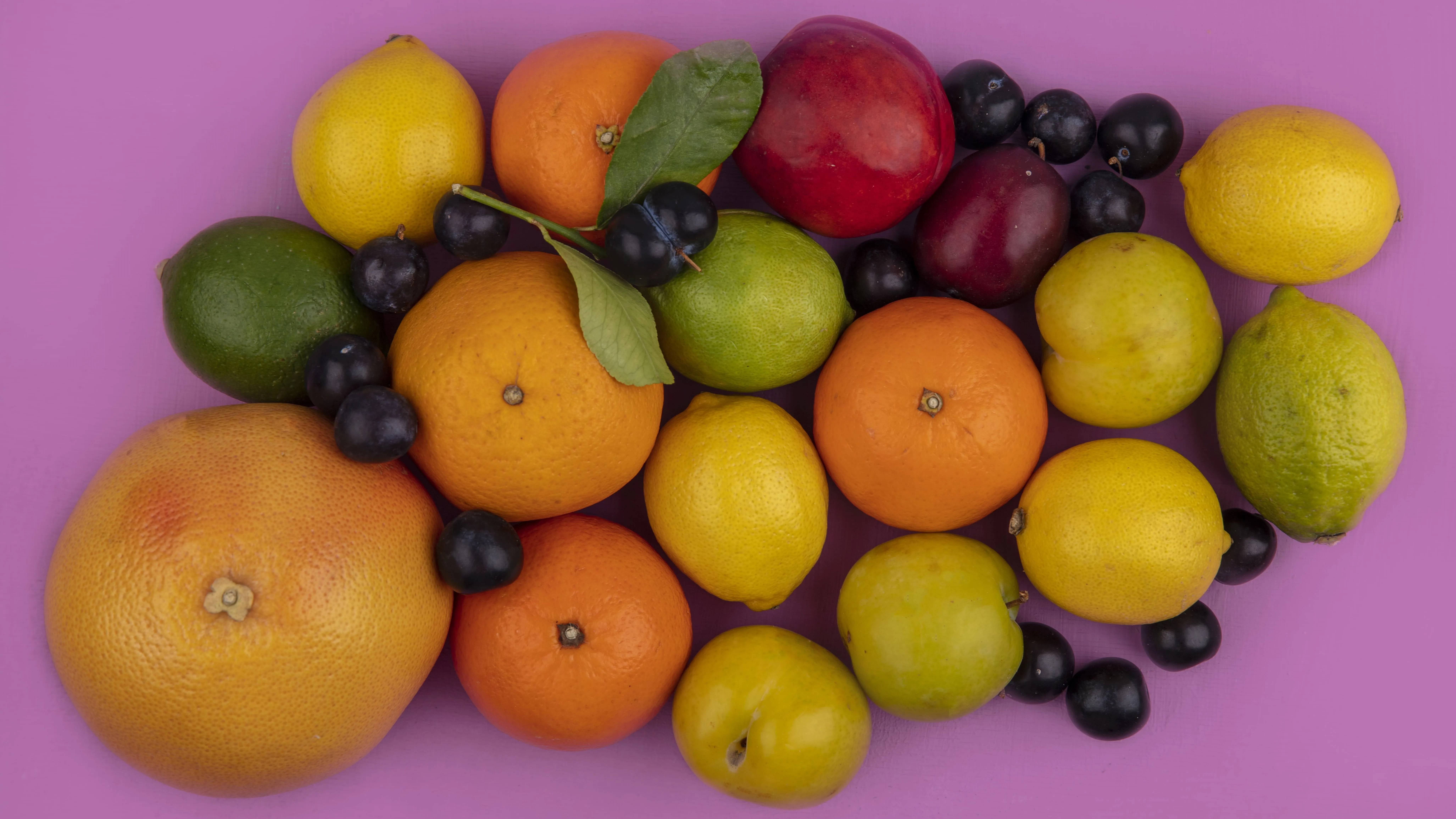 Descubra como o consumo excessivo de frutas pode impactar sua saúde e qual a quantidade ideal para cada pessoa.