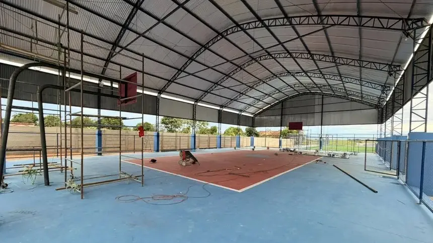 Praça de Esporte e Lazer de Santa Luzia do Pará está em fase de conclusão.
