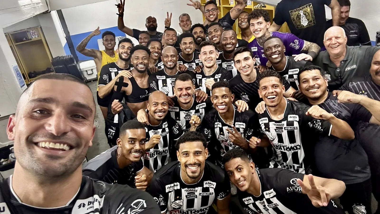 Atacante da Inter de Limeira critica estrutura do Estádio Curuzu após vitória sobre o Paysandu na Série C do Campeonato Brasileiro.