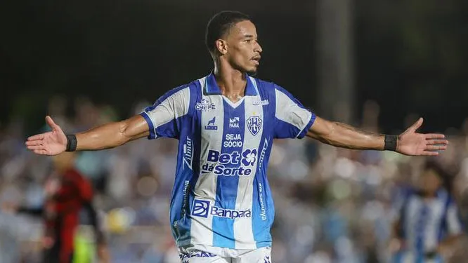 Lucas Cardoso abriu o placar para o Paysandu ainda no primeiro tempo