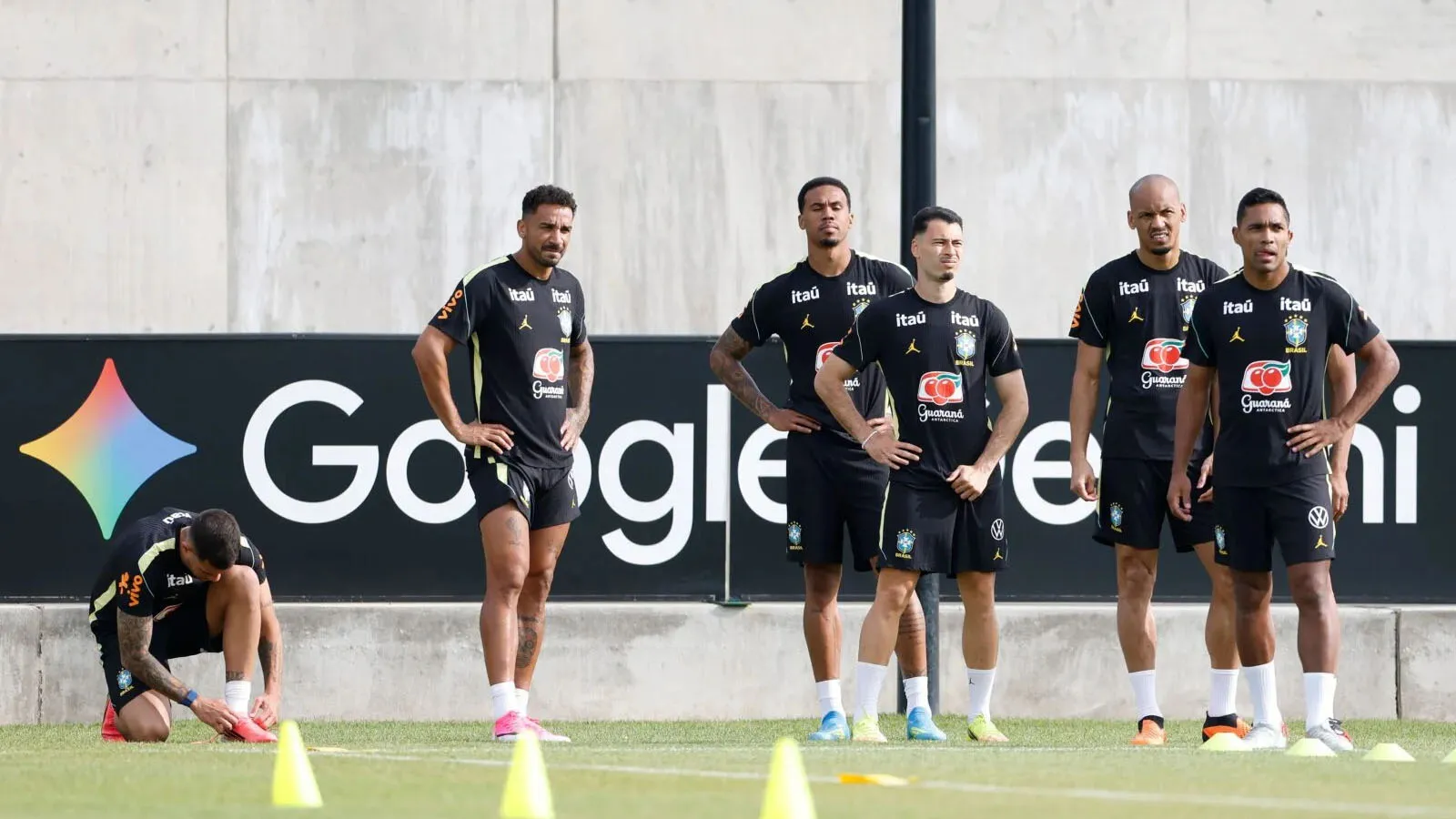 A Seleção Brasileira se prepara intensamente para a Copa do Mundo.