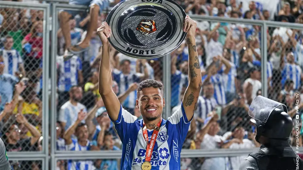 Kleiton Pego brilha no Paysandu! São 11 gols e três títulos em seis meses.