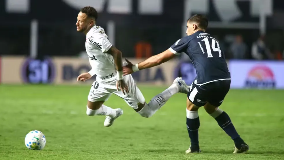 Remo e Santos se enfrentam com um desafio histórico na Copa do Brasil.