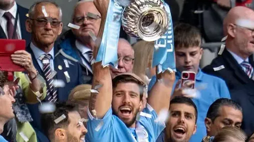 Manchester City brilha novamente e garante o oitavo título da Copa da Inglaterra com golaço de Semenyo