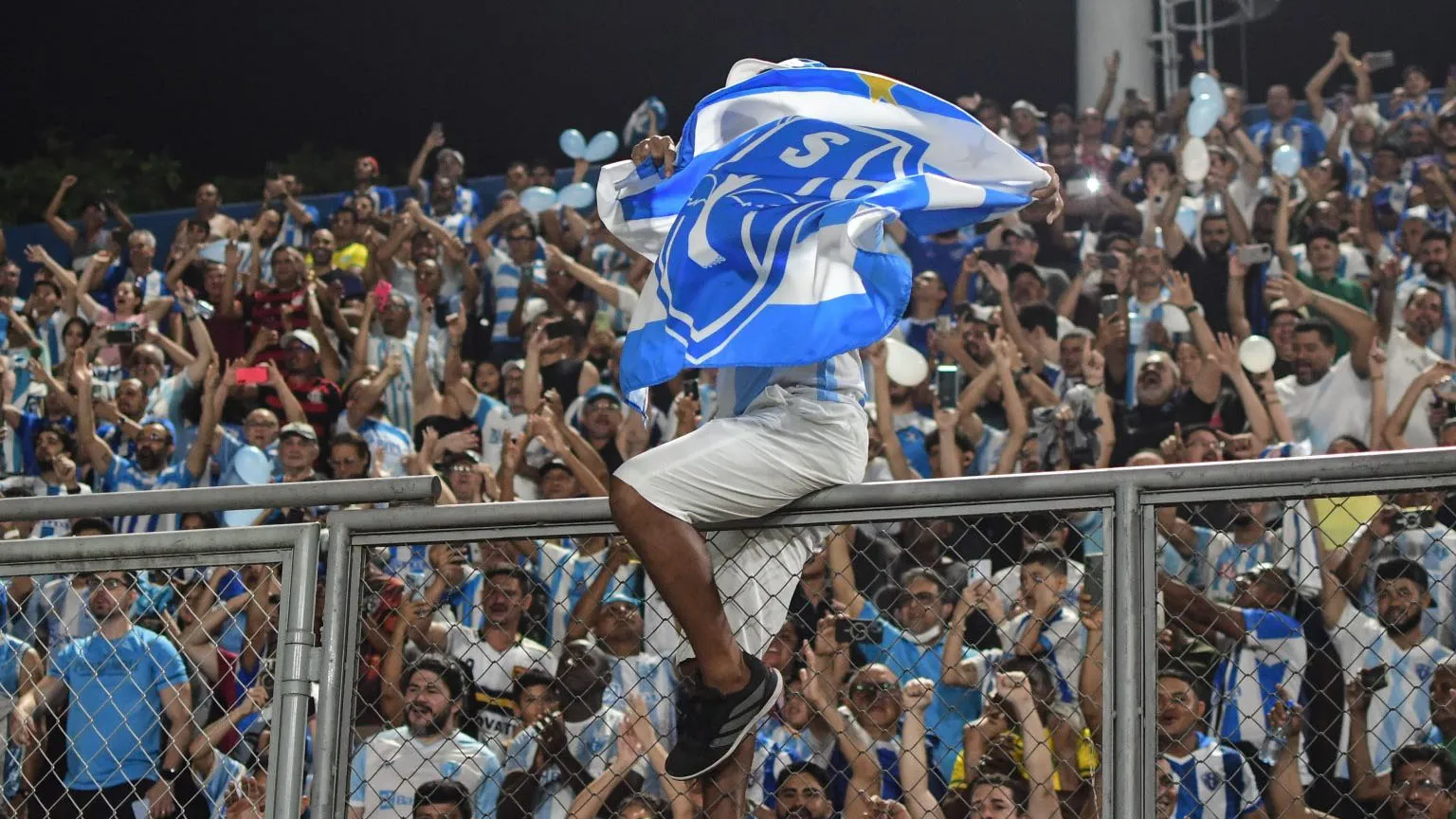 A torcida bicolor promete marcar presença em Anápolis