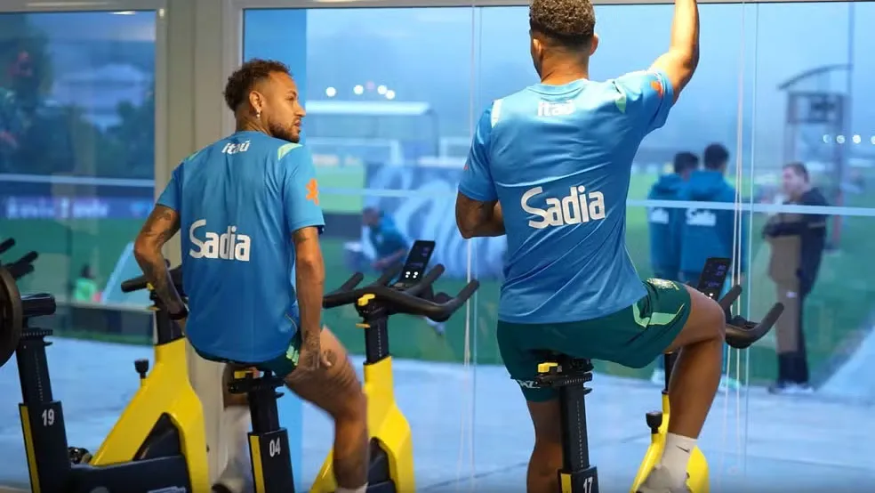 A expectativa agora é pela evolução diária do atacante Neymar, que seguirá em tratamento intensivo