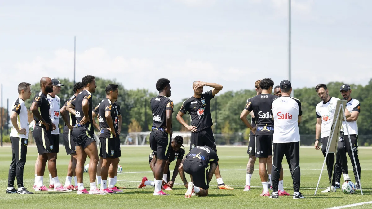 Com a classificação às oitavas de final praticamente encaminhada, a comissão técnica concentra esforços na busca pela primeira colocação da chave.
