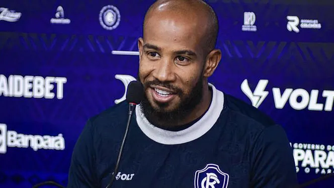 Antes pouco utilizado, o volante Patrick se tornou peça-chave no Remo e ganhou elogios públicos do treinador