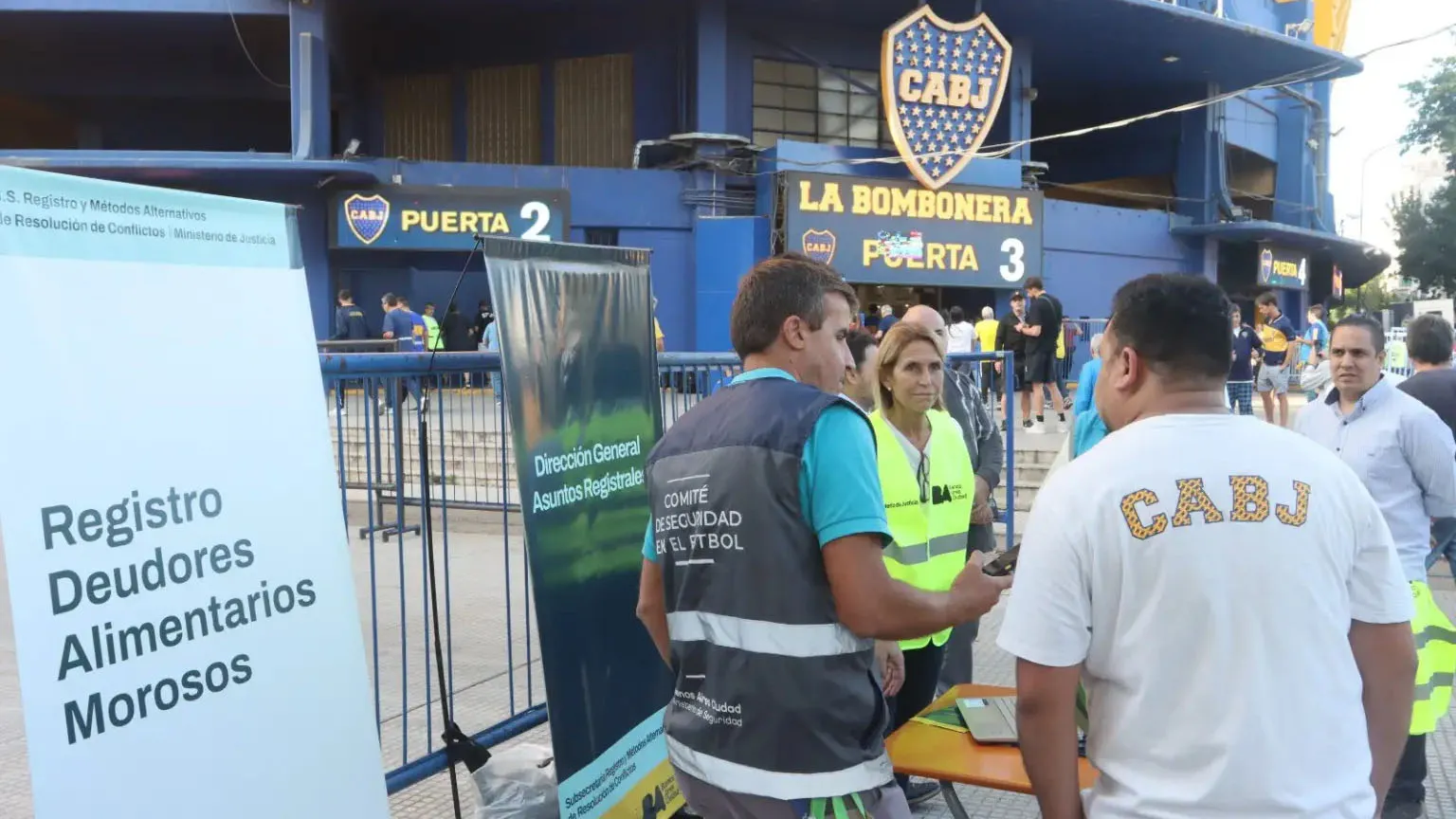 Projeto piloto realizado em março de 2025 no estádio do Boca Juniors barrou entrada de devedores de pensão
