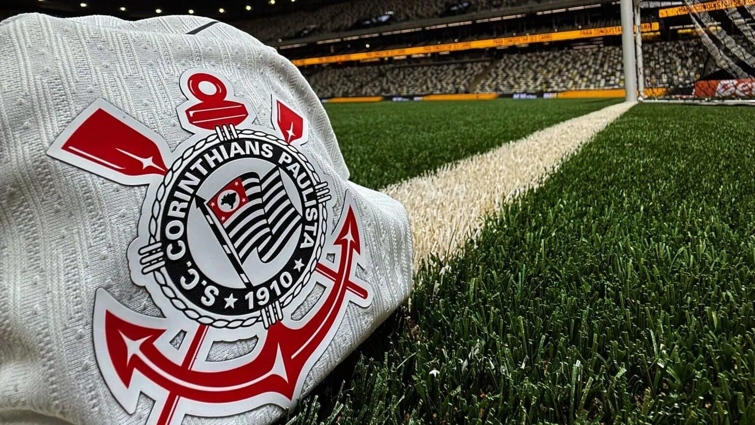 Corinthians enfrenta novo transfer ban da FIFA, impedindo registro de jogadores.