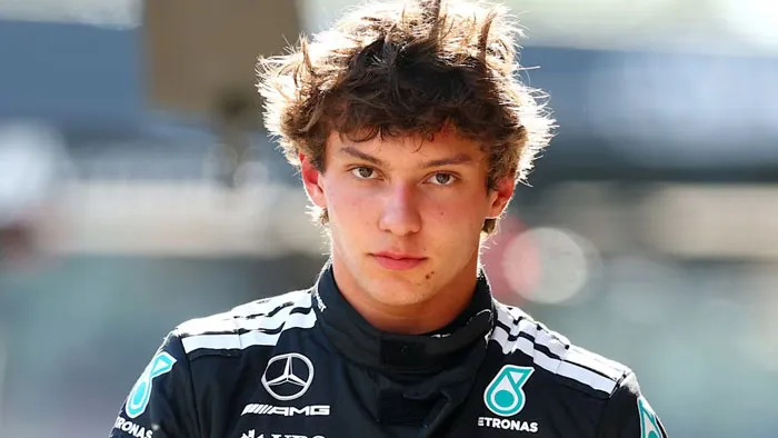 Aos 19 anos, Kimi Antonelli protagonizou uma atuação impecável para entrar definitivamente na história do automobilismo.