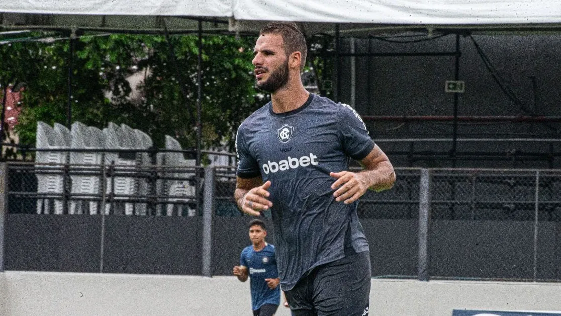 Panagiotis Taxtsidis é anunciado pelo Karmiotissa FC.