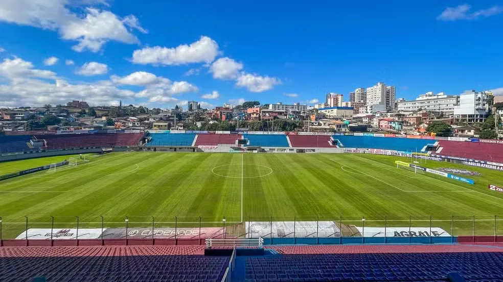 Paysandu enfrenta Caxias no Estádio Centenário em Caxias do Sul-RS.