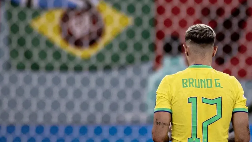 Bruno Guimarães rompe o silêncio após a eliminação do Brasil na Copa.