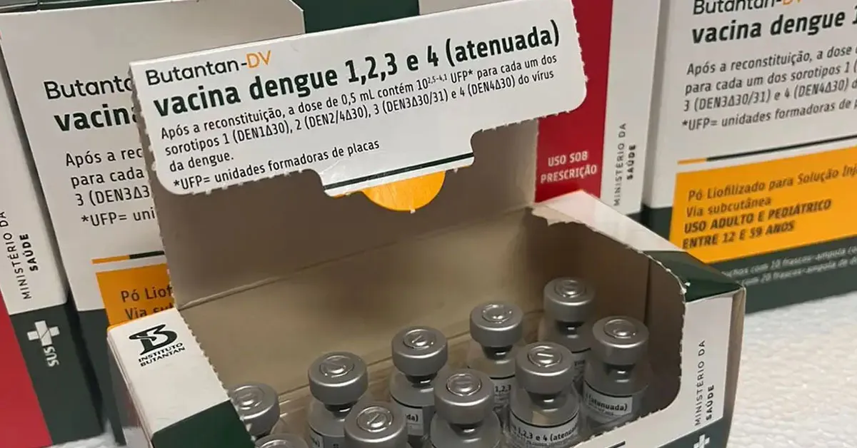 O ministério informou que 500 mil doses foram aplicadas, principalmente em profissionais de saúde de três cidades: Maranguape (CE), Nova Lima (MG) e Botucatu (SP).