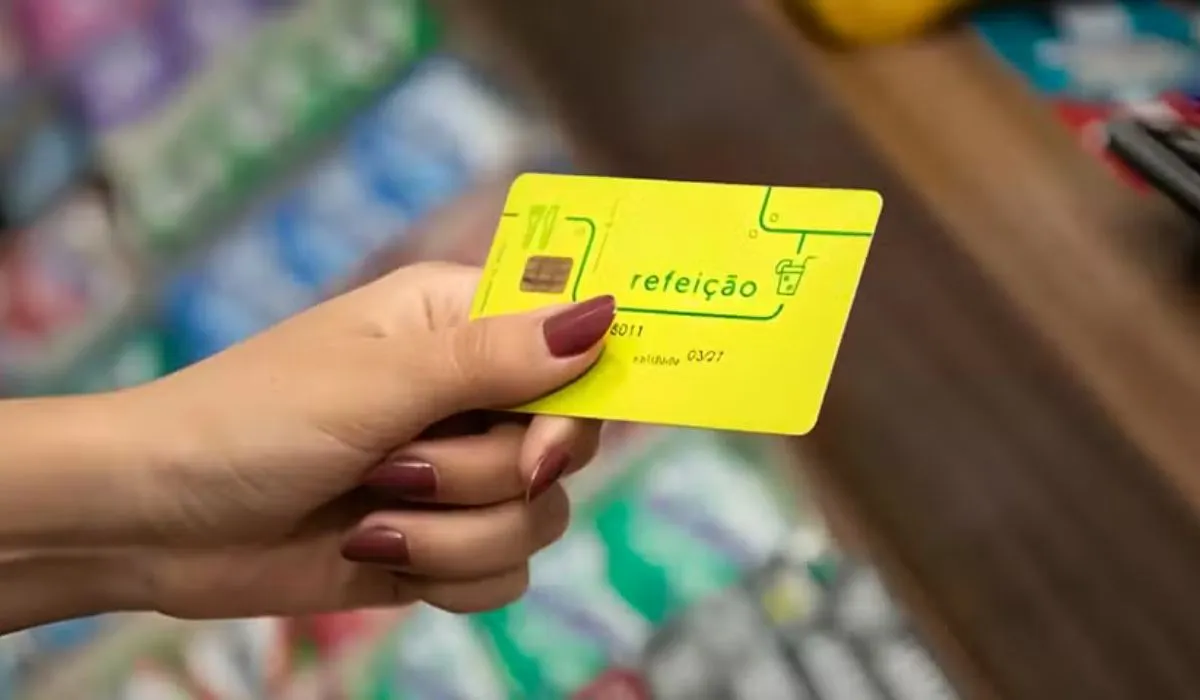 O Decreto nº 12.712/2025 altera as regras do vale-alimentação e vale-refeição. Confira as principais mudanças e suas implicações.