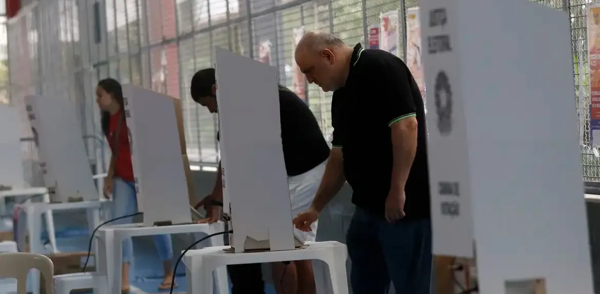Teste Público de Segurança avalia e reforça a proteção da urna eletrônica