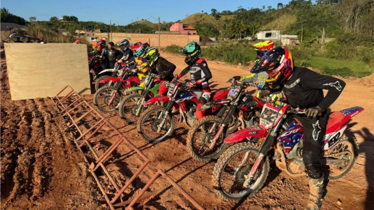 Pista montada na Praia do Pedral recebe disputas de alta velocidade e consolida São Félix do Xingu na rota nacional do esporte.