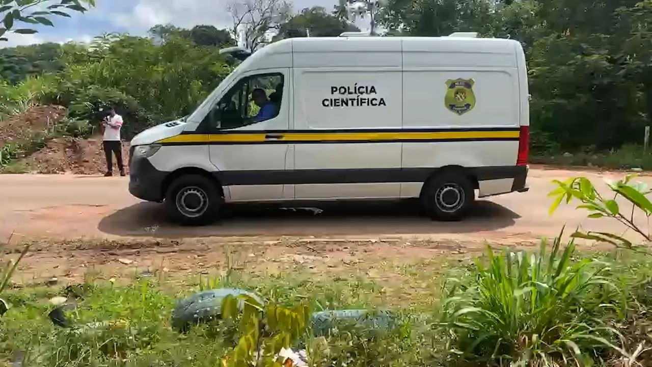 O corpo foi levado pela equipe da Polícia Científica do Pará