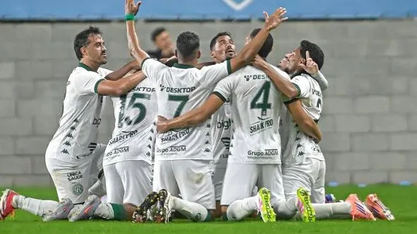 Imagem ilustrativa da notícia: Guarani vence Barra-SC e toma liderança do Paysandu 