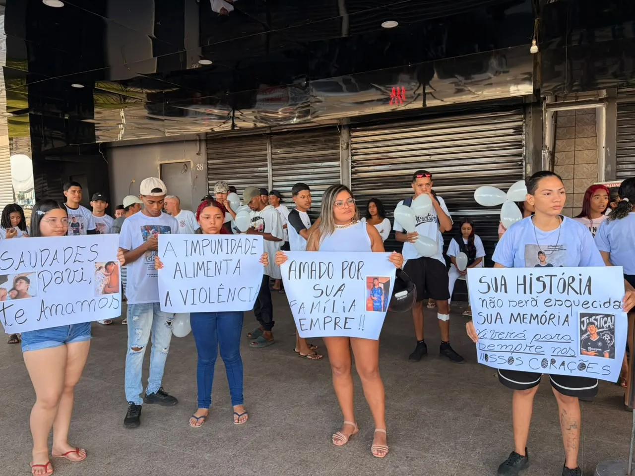 Imagem ilustrativa da notícia: Familiares e amigos cobram justiça pelas mortes de quatro torcedores do Remo