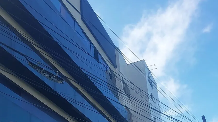 Na manhã de quinta-feira, um incêndio atingiu uma sala comercial em Belém. Saiba mais sobre o ocorrido e suas causas.