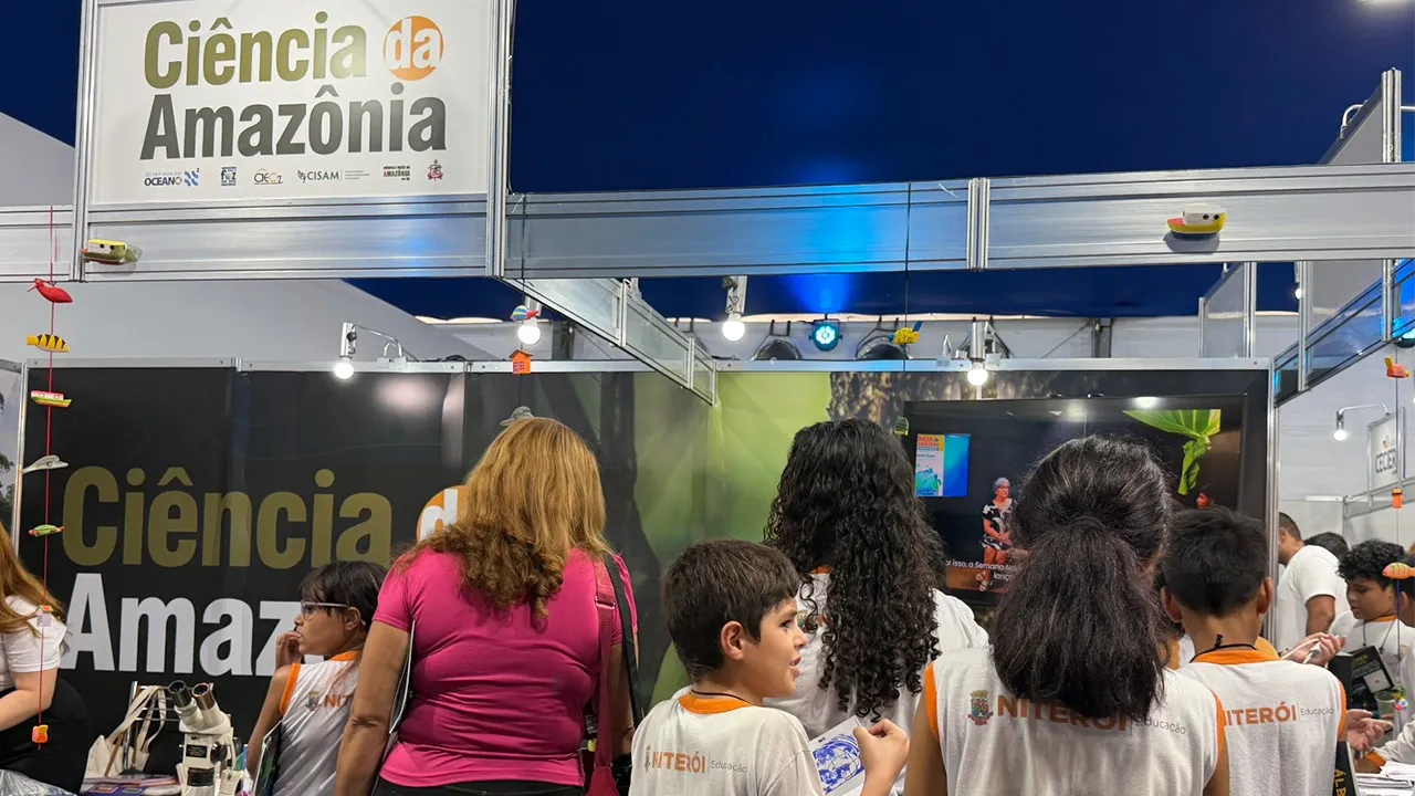 Estande da UFPA reúne pesquisas sobre biodiversidade amazônica, cultura oceânica e conservação ambiental na SBPC Jovem 2026.