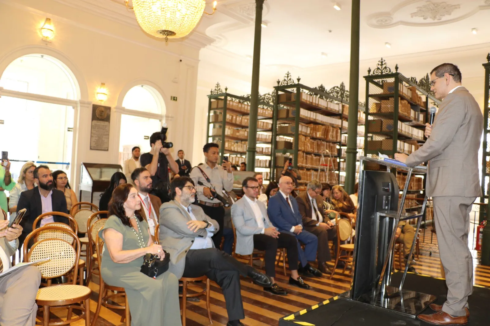 Cerimônia ocorreu nesta quinta-feira (30)