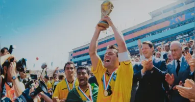 Filmes e séries sobre futebol ajudam torcedores a entrar no clima da Copa do Mundo 2026 enquanto o sonho do hexa segue vivo nas telas.