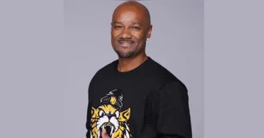 Big Tigger foi detido no último sábado e liberado após pagamento de fiança; circunstâncias da acusação ainda não foram esclarecidas pelas autoridades.