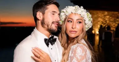 Sabrina Sato e Nicolas Prattes celebraram a descoberta do sexo do primeiro filho juntos em um chá revelação cercado por familiares e amigos.