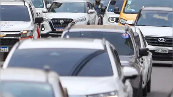 Saiba como motoristas de app podem solicitar financiamento com condições especiais do governo. Veja os passos e requisitos necessários.