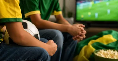 Especialista aponta que o futebol é uma oportunidade para os pais ensinarem resiliência, respeito e celebração em cada resultado