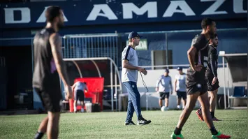 Remo e Vitória se enfrentam em jogo decisivo na Série A.