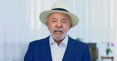 Senador teve conversas com banqueiro reveladas por portal de notícias