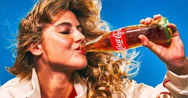 Embalagens da Coca-Cola com o novo sistema de design global