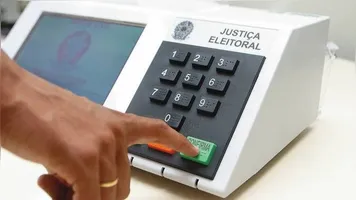 O Senado é composto por 81 parlamentares, sendo três por unidade da Federação.