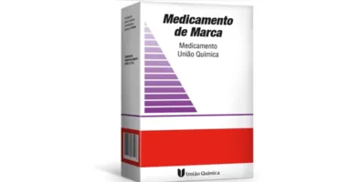 Laboratório recolheu voluntariamente o lote do antibiótico após identificação de irregularidades, enquanto a Anvisa determinou suspensão e fiscalização de outros medicamentos e produtos.