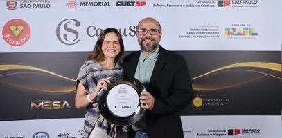Mariel Mello, presidente da Companhia de Desenvolvimento e Administração da Área Metropolitana de Belém e Marcus Médici, representante da capital paraense na cerimônia.